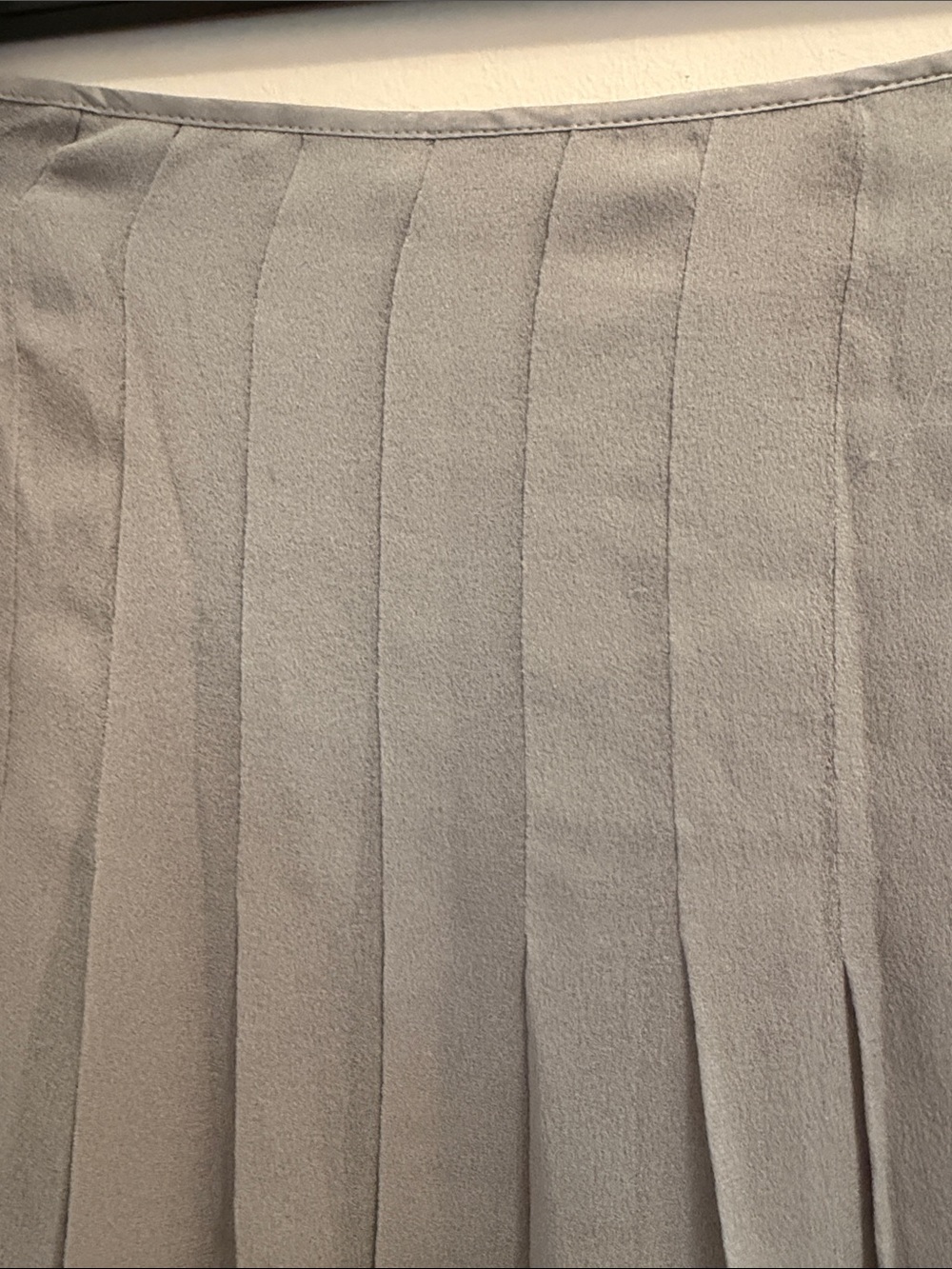 Pure DKNY Women's Light Gray Silk Pleated A-Line Skirt 6 - Picture 2 of 11